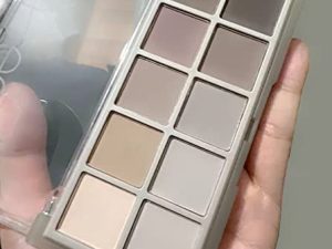 لوحة ظلال العيون من Go Ho بـ 10 ألوان ، مكياج ظلال العيون Matte Nude ، ظلال العيون البوب الباردة المصبوغة للغاية ، ظلال عيون ناعمة ، مقاومة للماء ، لوحة مكياج ظلال العيون ، Sweet Mint 04