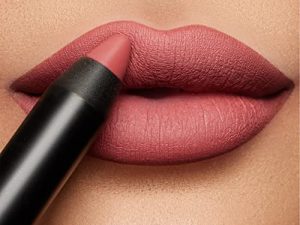K7L Lipsilk Matte - قلم تلوين الشفاه النهائي لمجموعة الماكياج - أحمر شفاه مغذي بلمسة نهائية غير لامعة - مقاوم للماء (Power Puff)